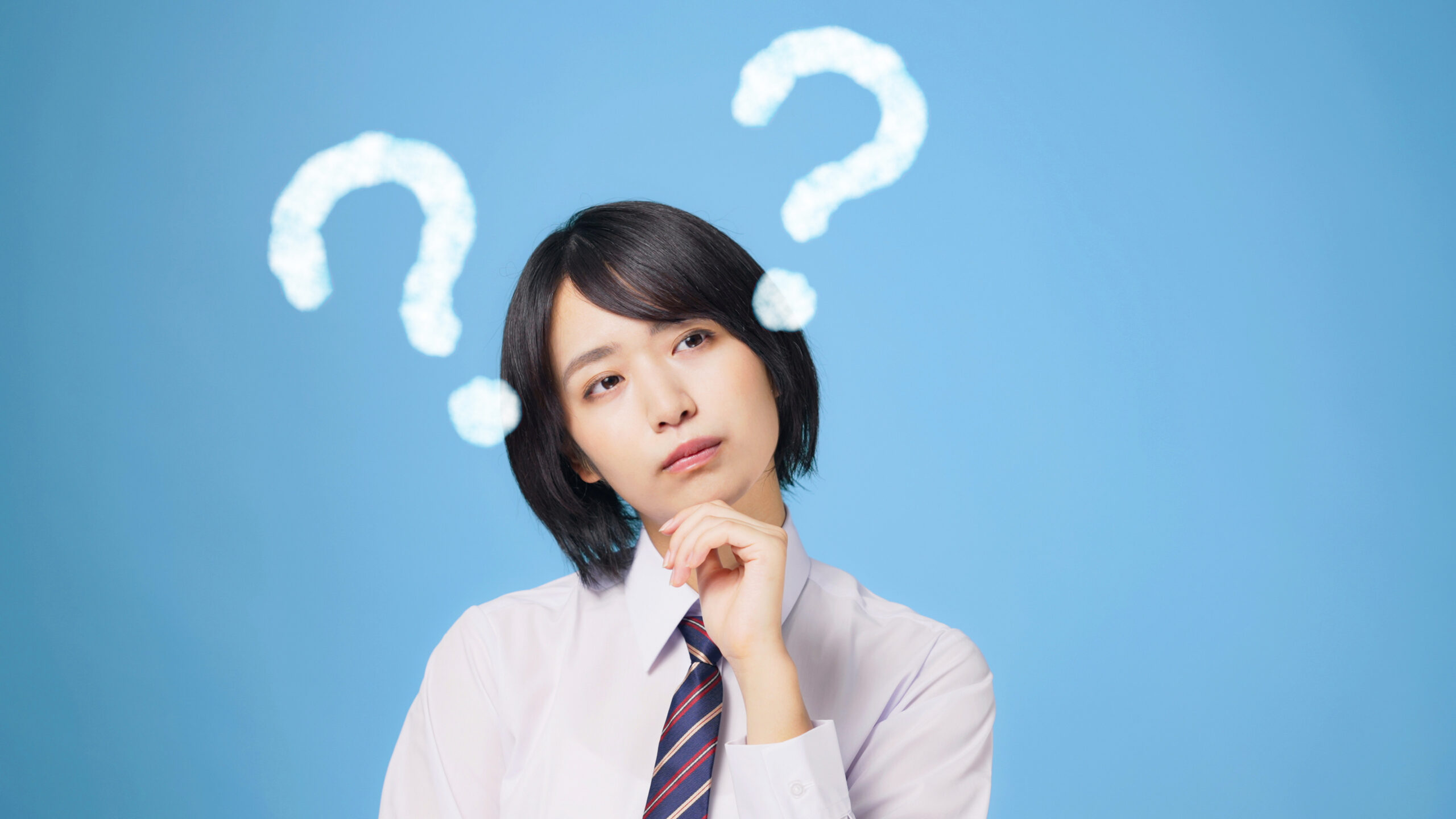 疑問を持つ女性　女子高生